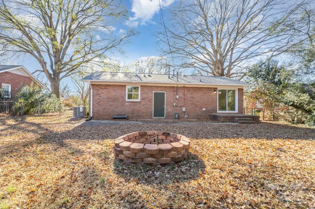 4209 Donnybrook Place, Charlotte, NC 28205