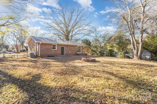 4209 Donnybrook Place, Charlotte, NC 28205