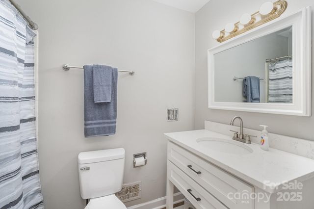 4209 Donnybrook Place, Charlotte, NC 28205