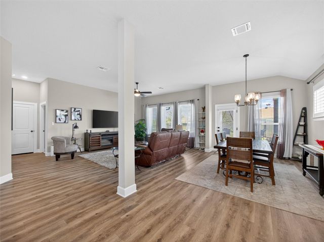 107 Freeman Day DR, Bastrop, TX 78602