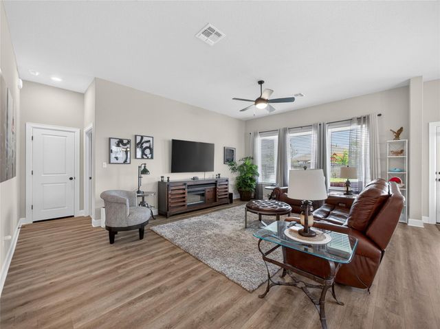 107 Freeman Day DR, Bastrop, TX 78602