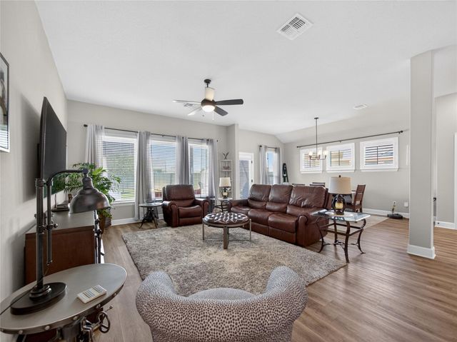 107 Freeman Day DR, Bastrop, TX 78602