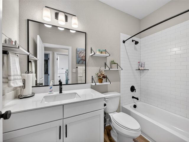 107 Freeman Day DR, Bastrop, TX 78602