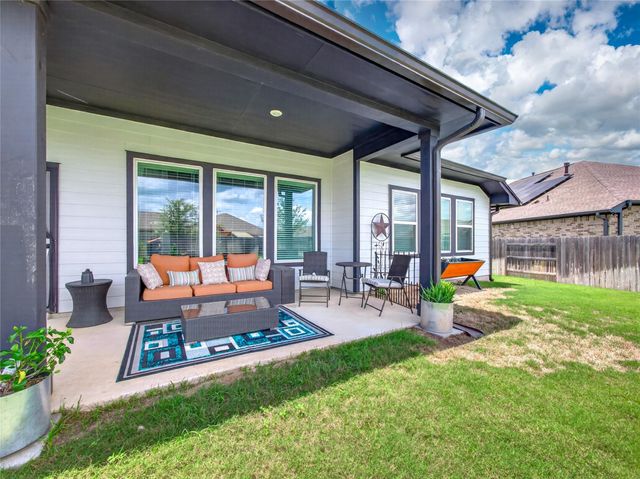 107 Freeman Day DR, Bastrop, TX 78602