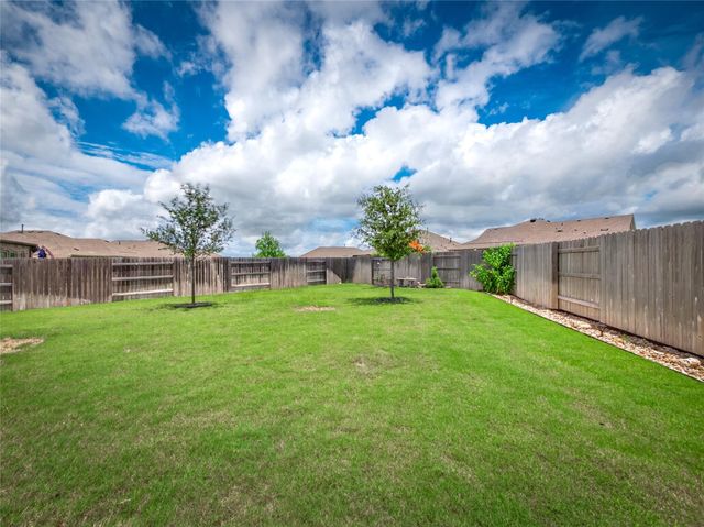 107 Freeman Day DR, Bastrop, TX 78602