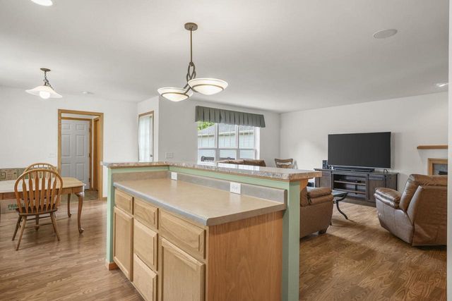 1565 Okeeffe Avenue, Sun Prairie, WI 53590