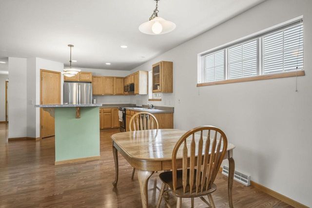 1565 Okeeffe Avenue, Sun Prairie, WI 53590