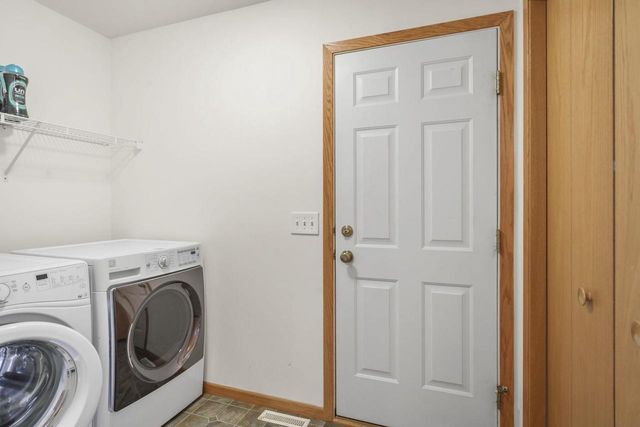 1565 Okeeffe Avenue, Sun Prairie, WI 53590