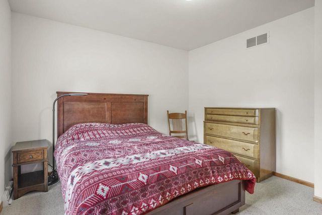 1565 Okeeffe Avenue, Sun Prairie, WI 53590
