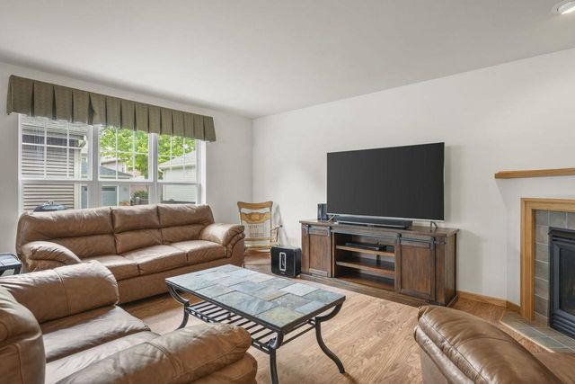 1565 Okeeffe Avenue, Sun Prairie, WI 53590