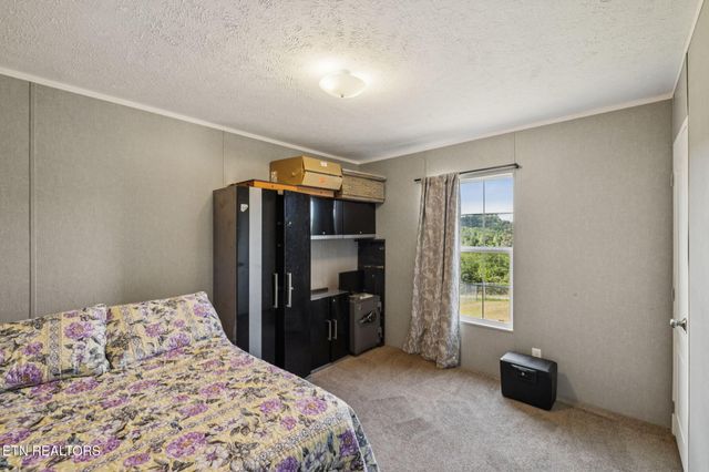 437 Happy Hollow Rd, Madisonville, TN 37354