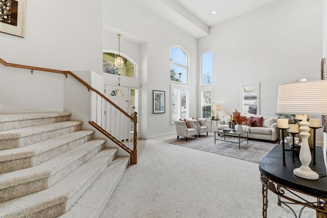 5540 Tierra Gardens Ln, Carmichael, CA 95608