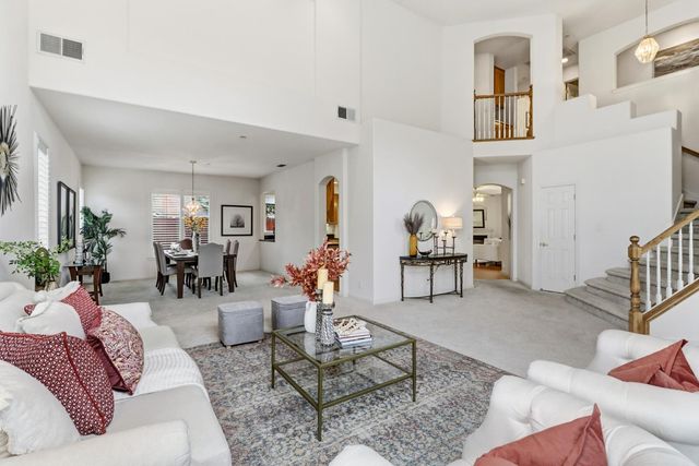 5540 Tierra Gardens Ln, Carmichael, CA 95608