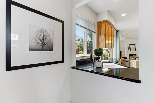 5540 Tierra Gardens Ln, Carmichael, CA 95608