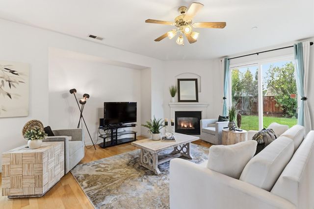 5540 Tierra Gardens Ln, Carmichael, CA 95608