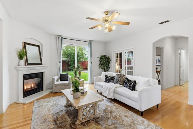 5540 Tierra Gardens Ln, Carmichael, CA 95608