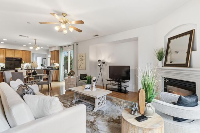 5540 Tierra Gardens Ln, Carmichael, CA 95608