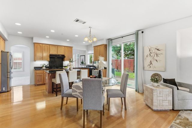 5540 Tierra Gardens Ln, Carmichael, CA 95608