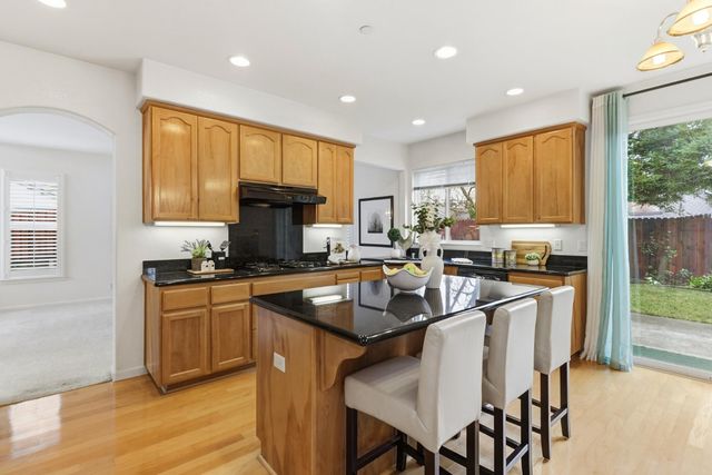 5540 Tierra Gardens Ln, Carmichael, CA 95608