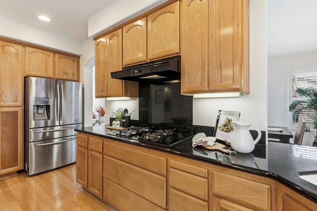 5540 Tierra Gardens Ln, Carmichael, CA 95608