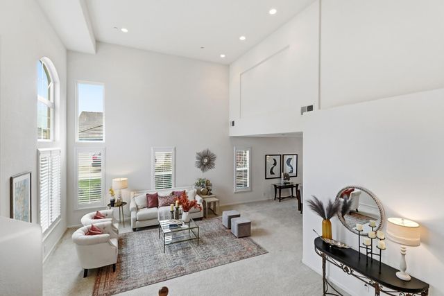 5540 Tierra Gardens Ln, Carmichael, CA 95608