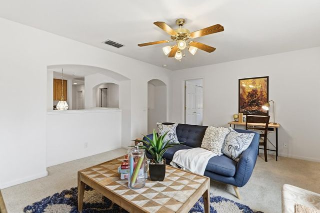 5540 Tierra Gardens Ln, Carmichael, CA 95608