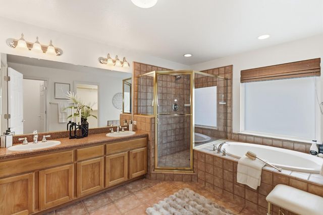 5540 Tierra Gardens Ln, Carmichael, CA 95608