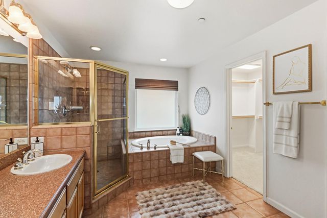 5540 Tierra Gardens Ln, Carmichael, CA 95608