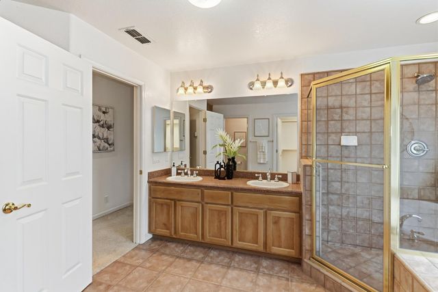 5540 Tierra Gardens Ln, Carmichael, CA 95608