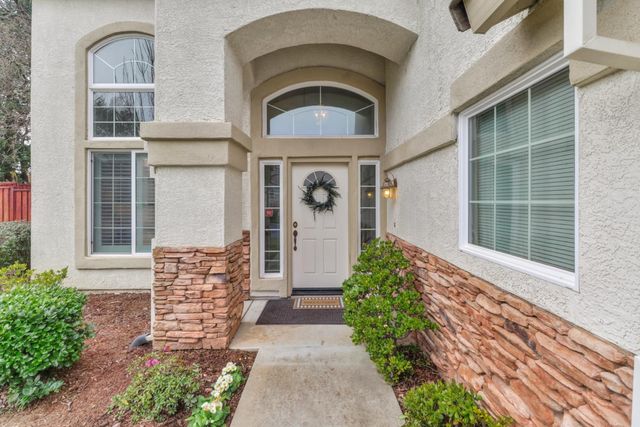 5540 Tierra Gardens Ln, Carmichael, CA 95608