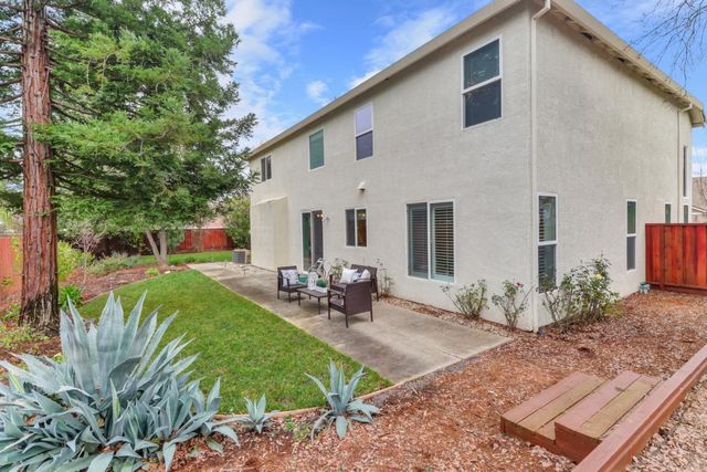 5540 Tierra Gardens Ln, Carmichael, CA 95608