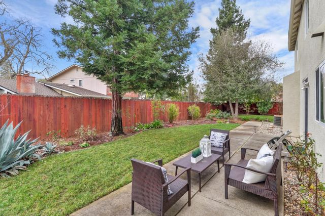 5540 Tierra Gardens Ln, Carmichael, CA 95608