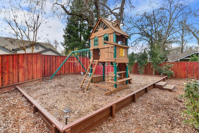 5540 Tierra Gardens Ln, Carmichael, CA 95608