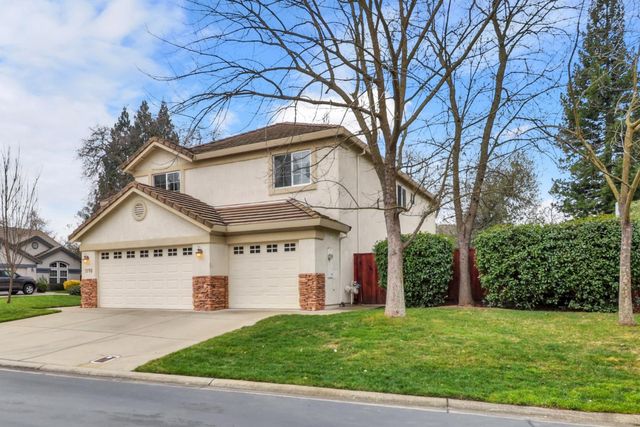 5540 Tierra Gardens Ln, Carmichael, CA 95608