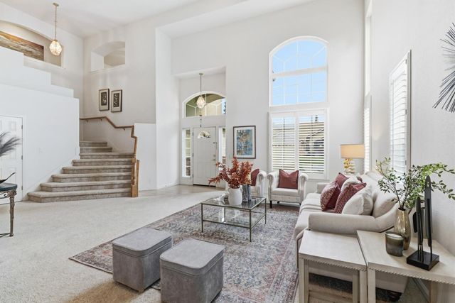 5540 Tierra Gardens Ln, Carmichael, CA 95608