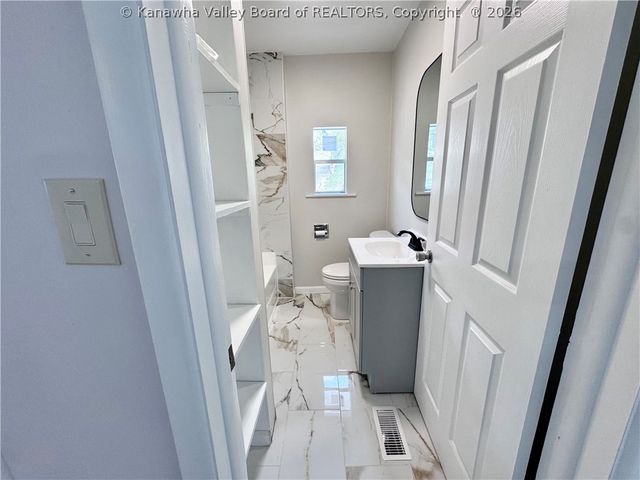 4036 40th Street, Nitro, WV 25413