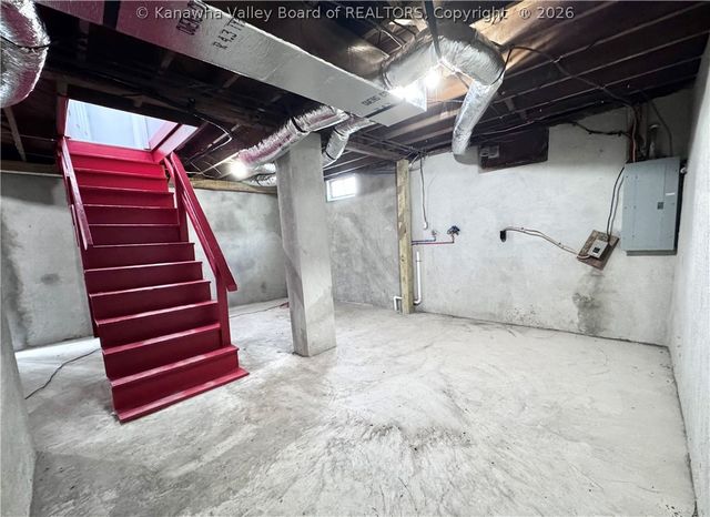 4036 40th Street, Nitro, WV 25413