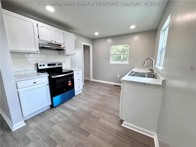 4036 40th Street, Nitro, WV 25413
