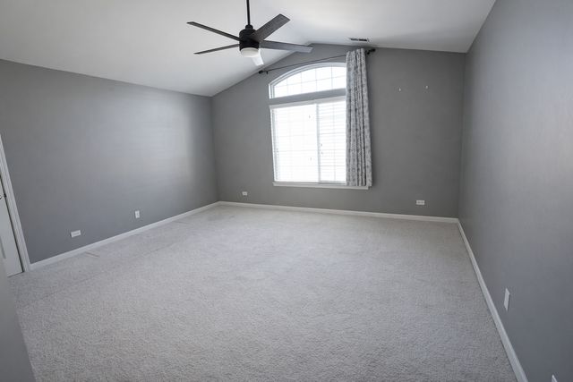 1084 Parkhill Circle 1084, Aurora, IL 60502