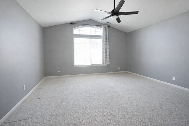 1084 Parkhill Circle 1084, Aurora, IL 60502