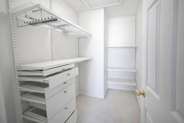 1084 Parkhill Circle 1084, Aurora, IL 60502