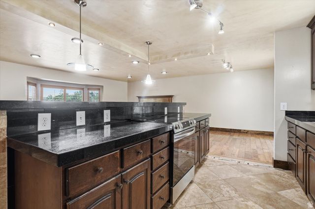 655 MOHAWK AVE, Pleasant Grove, UT 84062
