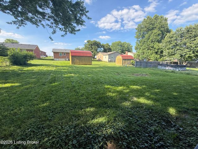 1047 Red Bird Ct, Shelbyville, KY 40065
