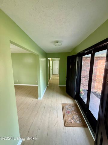 1047 Red Bird Ct, Shelbyville, KY 40065