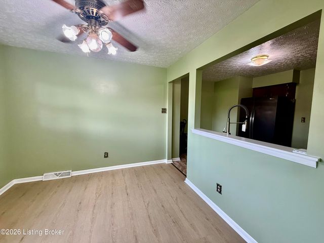 1047 Red Bird Ct, Shelbyville, KY 40065