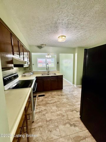1047 Red Bird Ct, Shelbyville, KY 40065