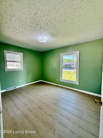 1047 Red Bird Ct, Shelbyville, KY 40065