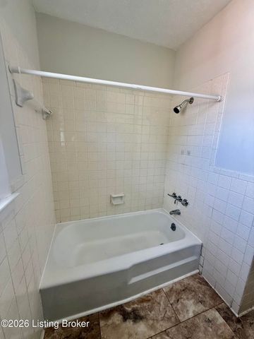 1047 Red Bird Ct, Shelbyville, KY 40065