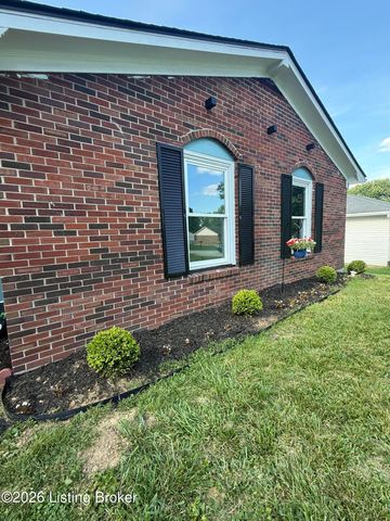 1047 Red Bird Ct, Shelbyville, KY 40065