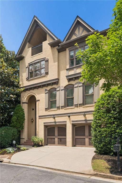 1928 Saxon Valley Circle NE, Atlanta, GA 30319